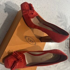 TOD'S Women's CORAL Suede Loafers